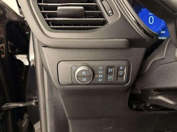 Ford Kuga (2023) — foto 17 van 24