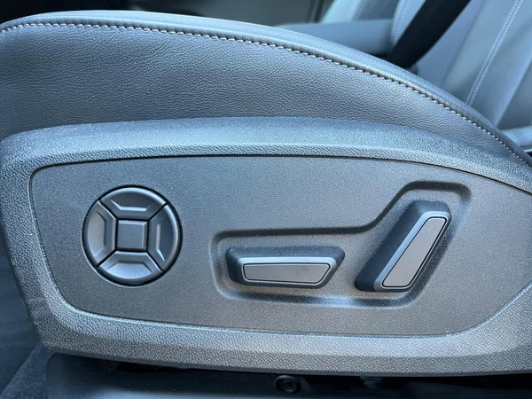 AUDI Q6 e-tron (2025) — foto 3 van 24