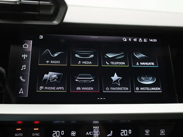 Audi A3 (2022) — foto 21 van 43