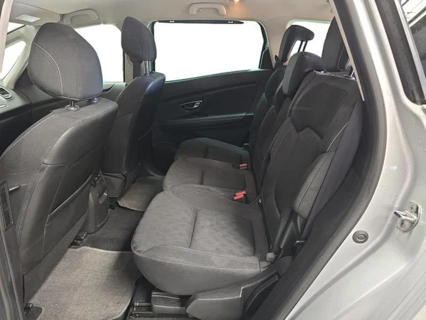 RENAULT Grand Scénic (2019) — foto 4 van 29