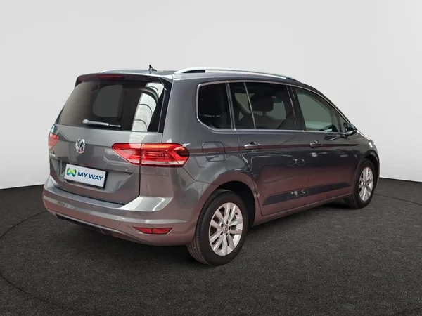 VOLKSWAGEN Touran (2019) — foto 12 van 23