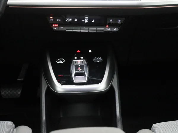 Audi Q4 e-tron (2022) — foto 2 van 45