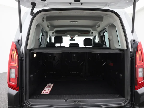 Opel Combo Life (2022) — foto 8 van 36