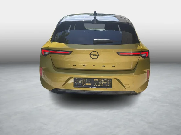 Opel Astra (2022) — foto 18 van 22