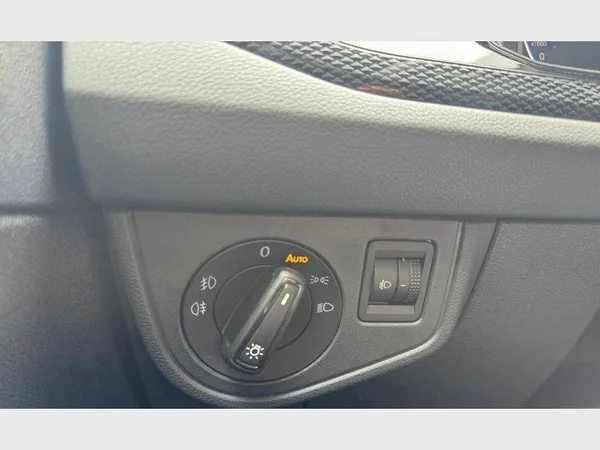 Volkswagen Taigo (2023) — foto 8 van 25