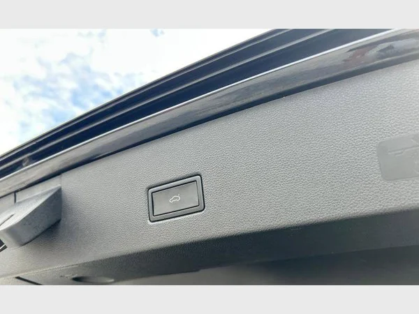 Volkswagen T-Roc (2023) — foto 20 van 29