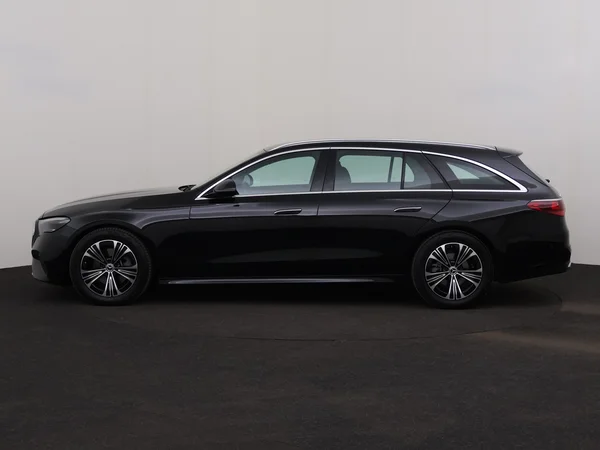 MERCEDES E 220 (2024) — foto 12 van 30
