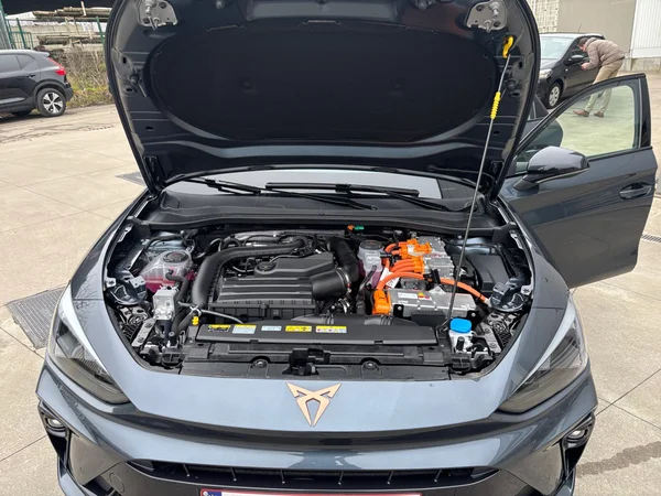 CUPRA Leon ST e-Hybrid (PHEV) (2026) — foto 17 van 22