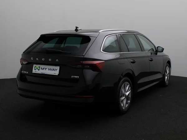 SKODA Octavia Combi (2024) — foto 23 van 33