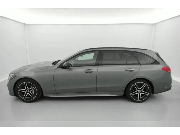 MERCEDES-BENZ C Break (2022) — foto 31 van 36