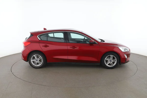 Ford Focus (2019) — foto 13 van 16
