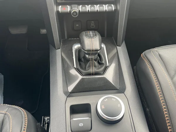 VOLKSWAGEN Amarok Double Cab Dsl (2025) — foto 3 van 20