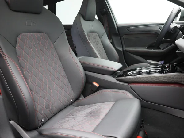 AUDI A6 Avant (2025) — foto 23 van 28