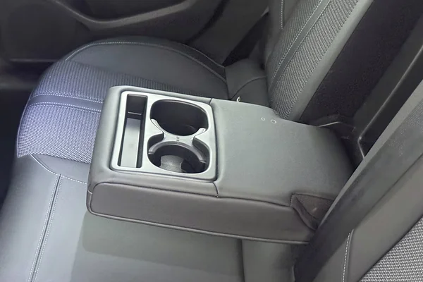 Peugeot 308 (2023) — foto 2 van 29
