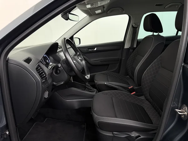 SKODA Fabia (2021) — foto 2 van 23