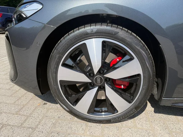 AUDI A5 Avant e-hybrid (PHEV) (2026) — foto 6 van 24