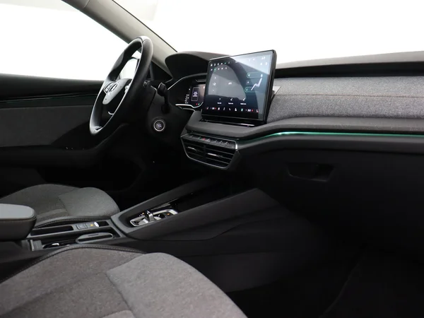 SKODA Octavia Combi (2024) — foto 13 van 19