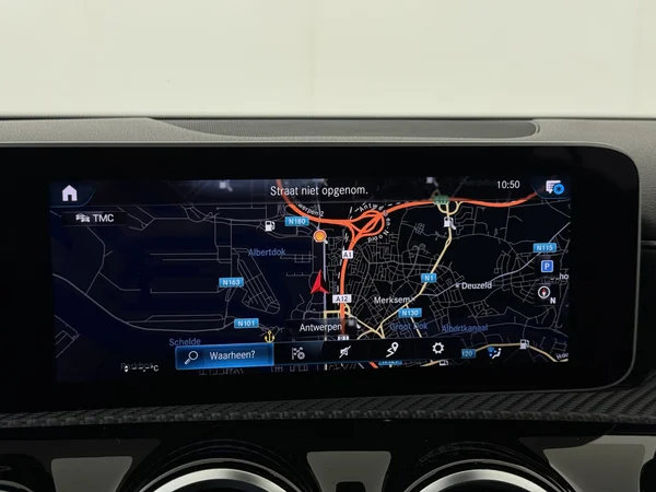 MERCEDES A 180 (2018) — foto 10 van 26