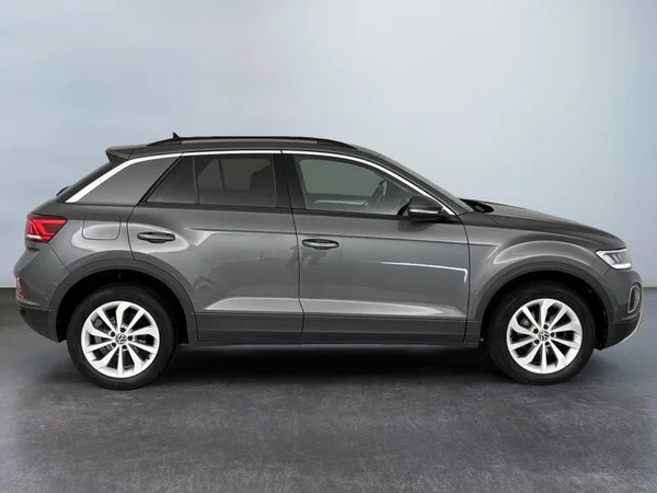 VOLKSWAGEN T-Roc (2022) — foto 21 van 26