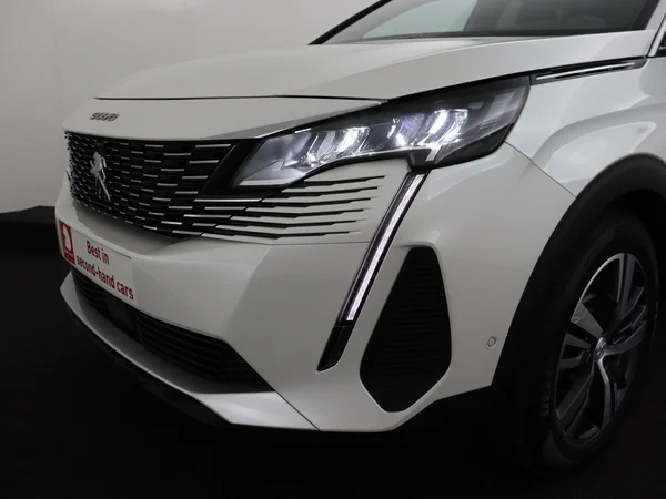 PEUGEOT 5008 (2023) — foto 21 van 28