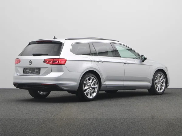 VOLKSWAGEN Passat Variant Dsl (2020) — foto 12 van 23