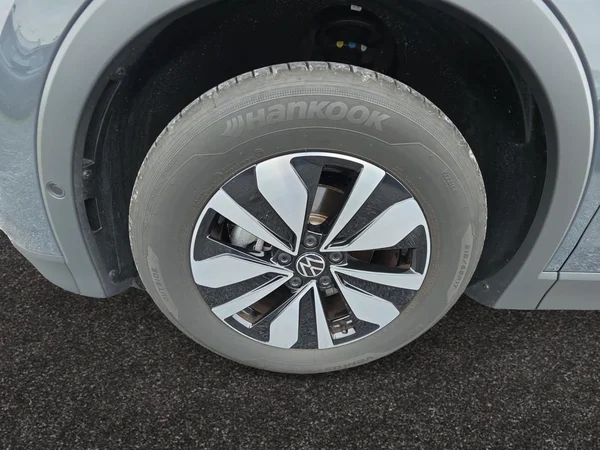 VOLKSWAGEN Tiguan (2026) — foto 14 van 22