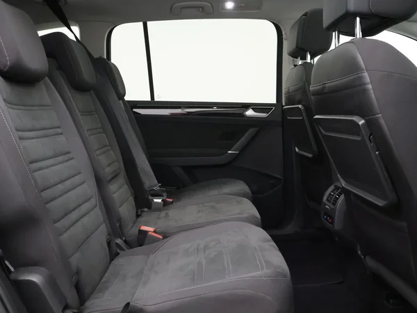 Volkswagen Touran (2021) — foto 25 van 30