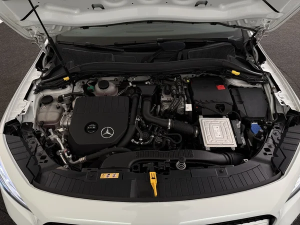 MERCEDES GLA 250 (2022) — foto 6 van 32
