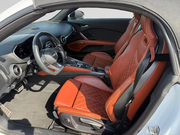 AUDI TT Roadster (2021) — foto 2 van 23