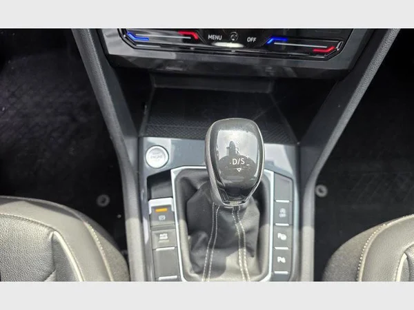 Volkswagen Tiguan (2024) — foto 14 van 28