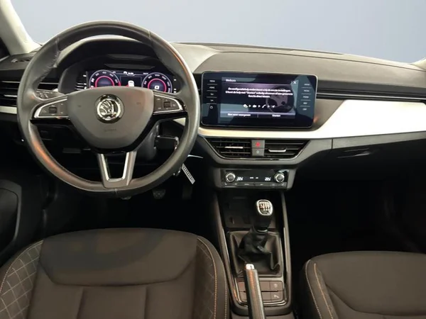 SKODA Kamiq (2020) — foto 6 van 17