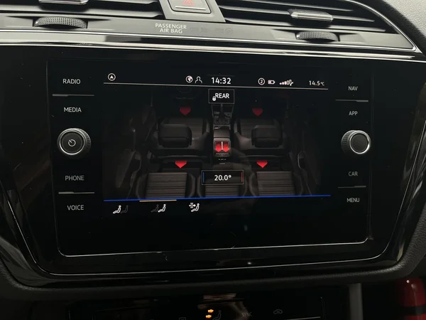 VOLKSWAGEN Touran (2025) — foto 8 van 18