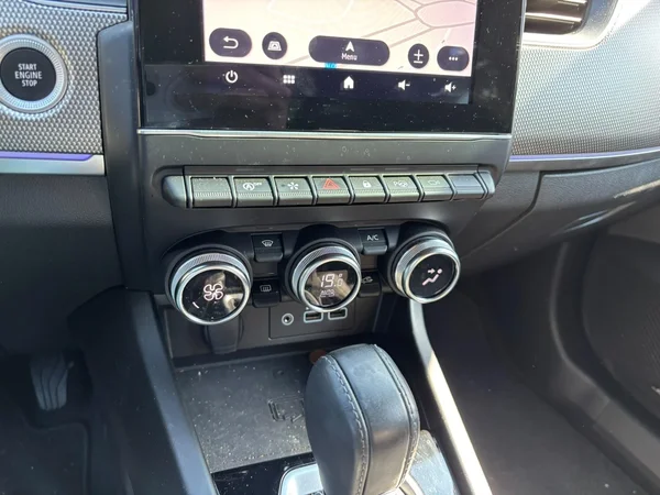 Renault Arkana (2024) — foto 10 van 20
