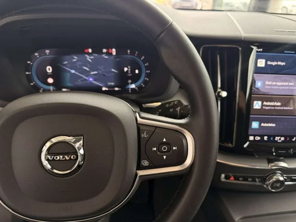 Volvo XC60 (2025) — foto 11 van 22