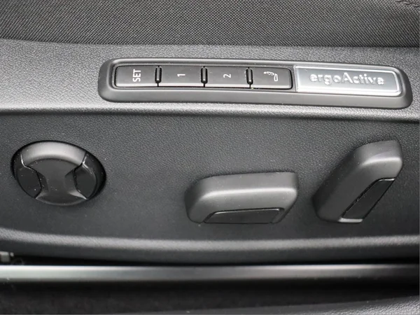 VOLKSWAGEN Golf VIII (2024) — foto 4 van 17