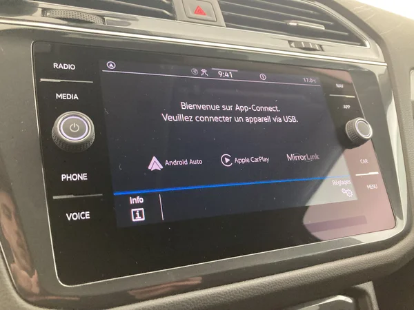 VOLKSWAGEN Tiguan Allspace (2023) — foto 27 van 36