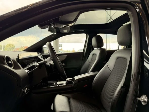 Mercedes-Benz GLA (2023) — foto 22 van 22