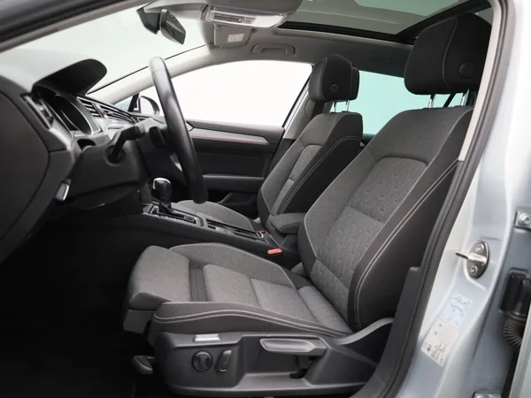 Volkswagen Passat (2024) — foto 2 van 37