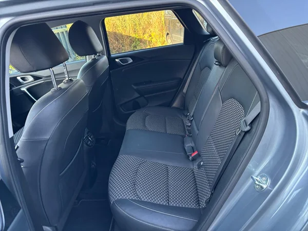 KIA Ceed SW (2022) — foto 9 van 24
