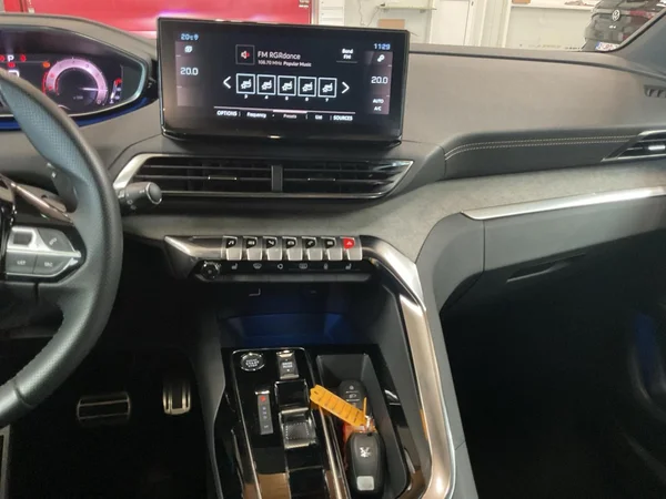 PEUGEOT 3008 (2023) — foto 3 van 22