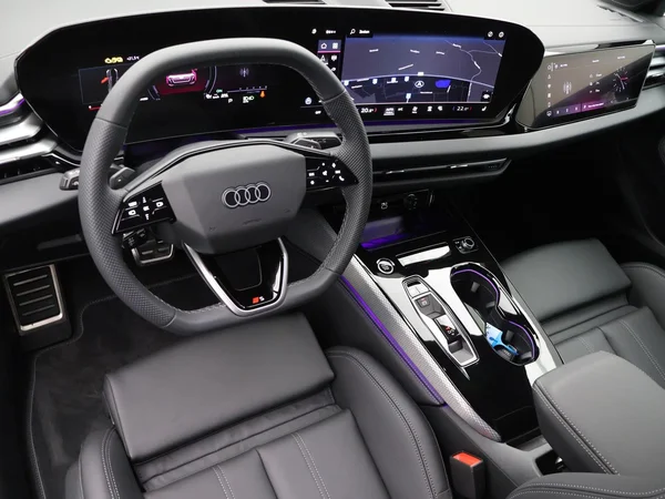 AUDI A5 e-hybrid (PHEV) (2026) — foto 2 van 23