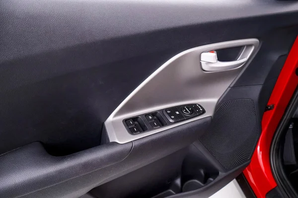 Kia Niro HEV (2019) — foto 8 van 76