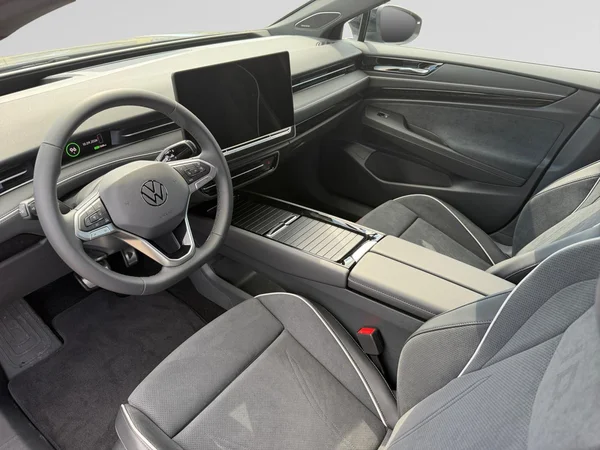 VOLKSWAGEN ID.7 Tourer (2026) — foto 2 van 21