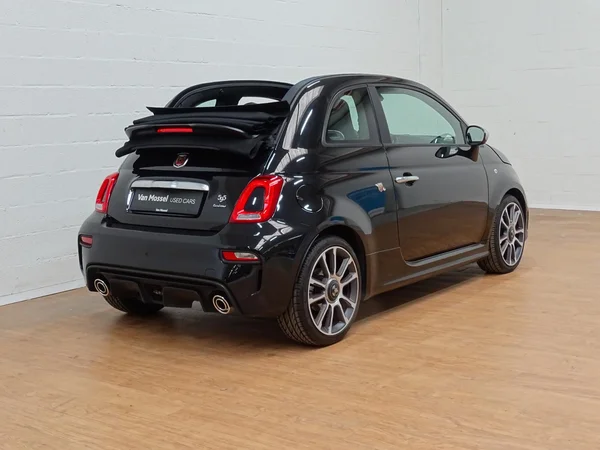 Fiat 500C (2024) — foto 18 van 24