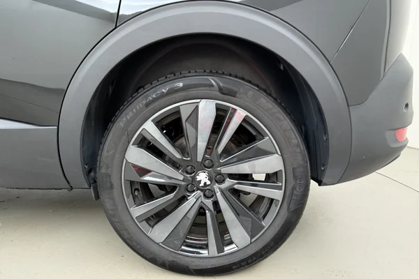 Peugeot 5008 (2024) — foto 14 van 17
