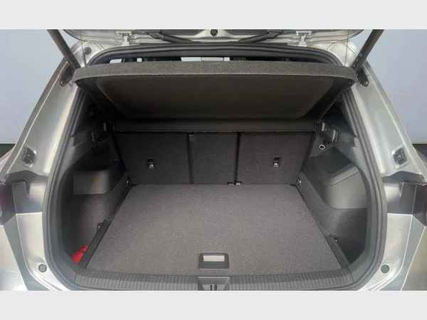 VOLKSWAGEN Tiguan (2026) — foto 18 van 28