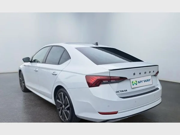 Skoda OCTAVIA (2024) — foto 21 van 23