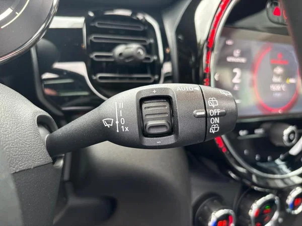MINI Mini (F56 LCI II) (2023) — foto 13 van 31