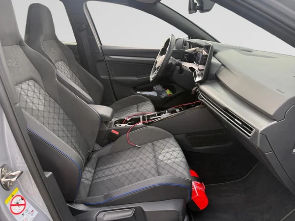 VOLKSWAGEN Golf VIII (2026) — foto 8 van 24