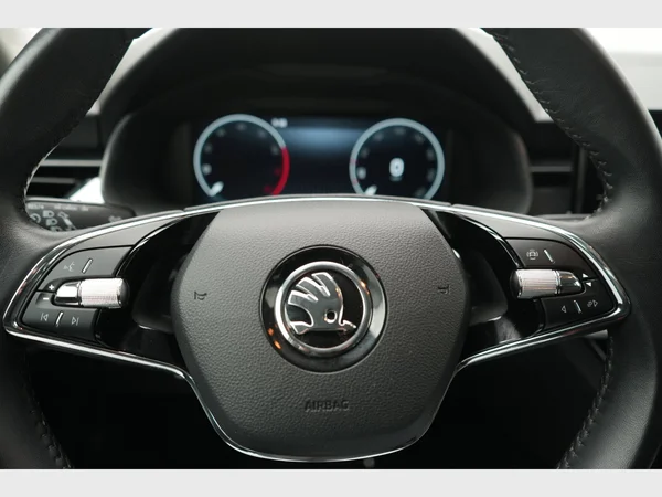 SKODA Kamiq (2024) — foto 15 van 26